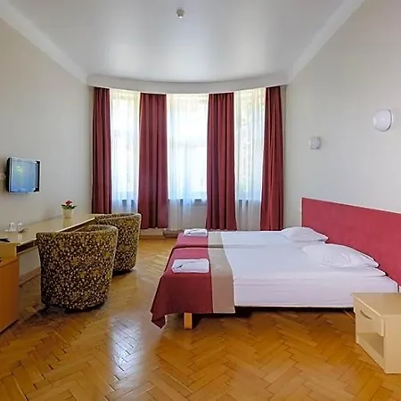 Metropolis 3*