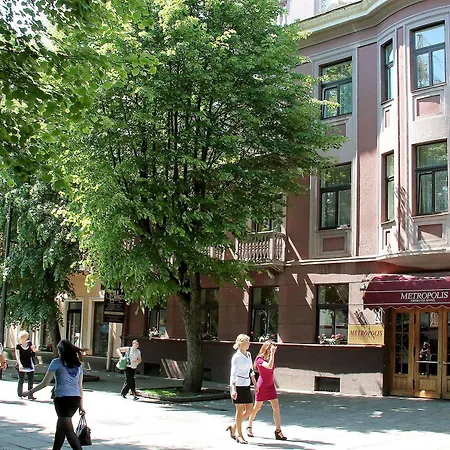 Metropolis Hotel 3*